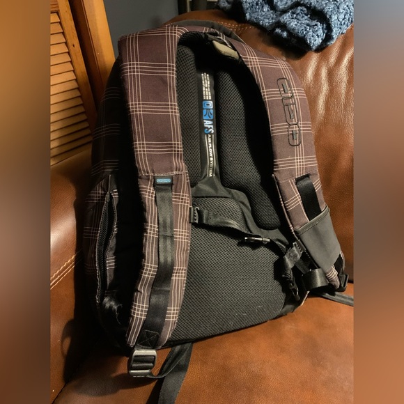 OGIO backpack with laptop compartment - Picture 2 of 6